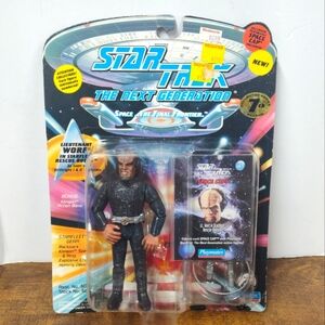 Playmates 1994 Star Trek The Next Generation LT. WORF IN RESCUE OUTFIT, TNG